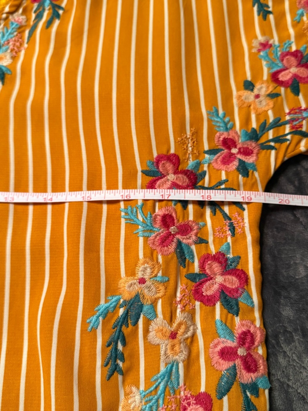 Savanna Jane Cute Mustard Yellow Striped Embroidered V-Neck Top Size S - Picture 7 of 8